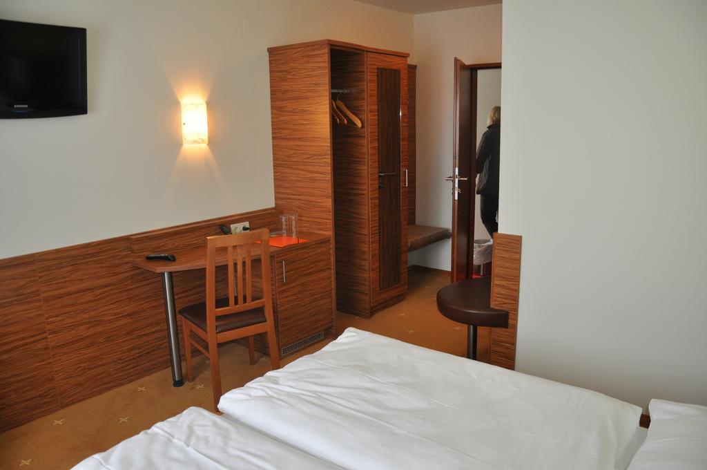 Gasthof zur Linde Sankt Andrä bei Frauenkirchen Zimmer foto